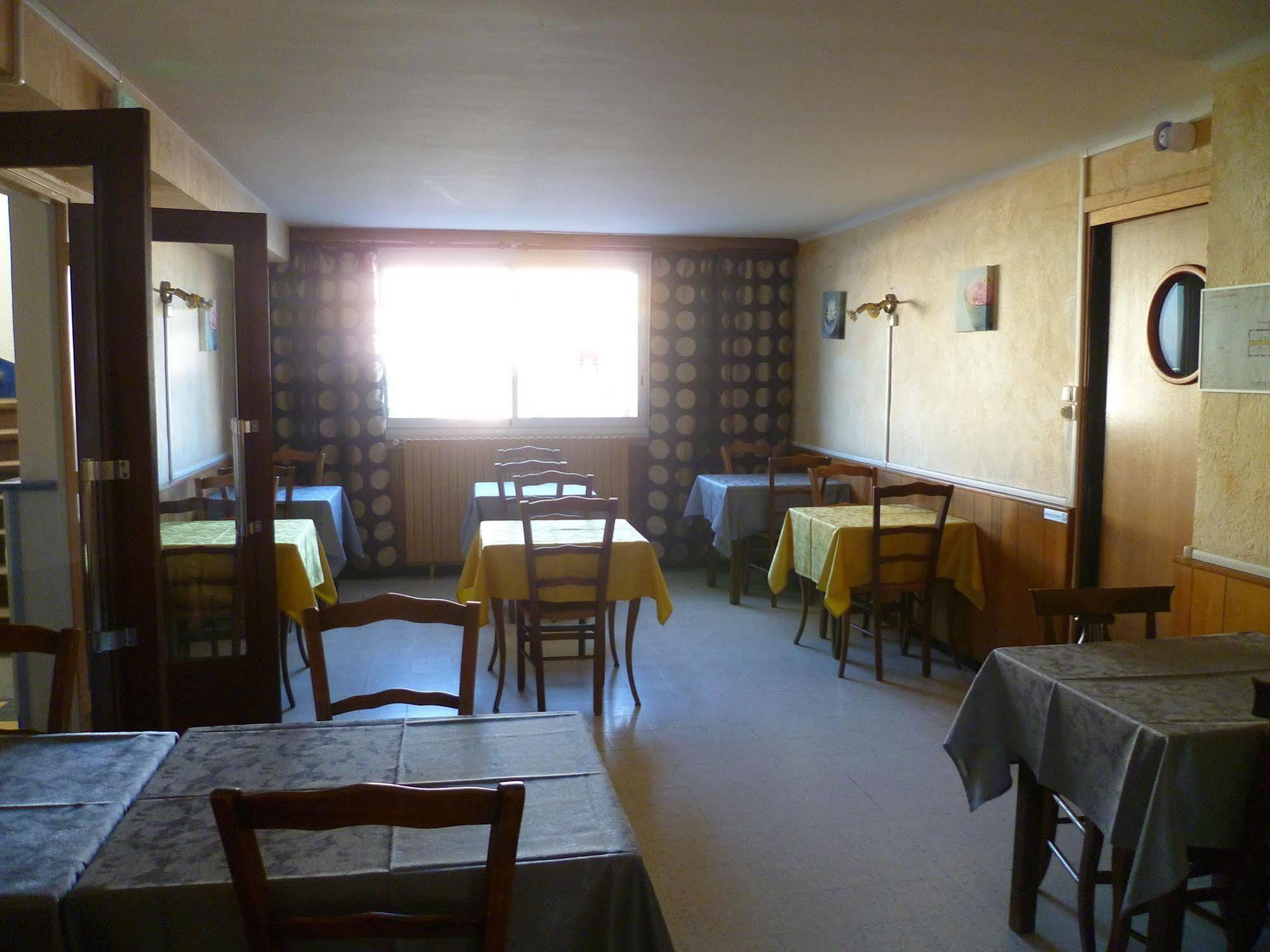 Hotel Le Mirage سانت ماري دو لا مير المظهر الخارجي الصورة